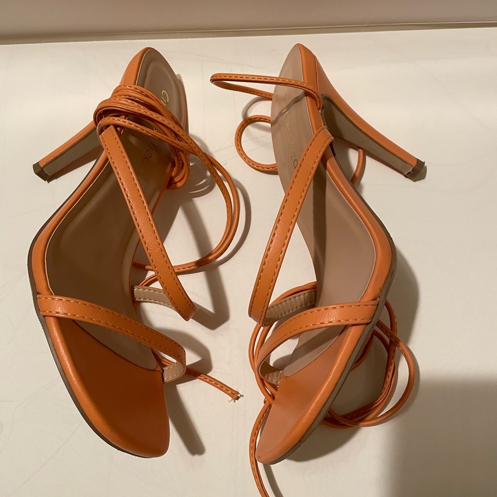 City Classified, Color Orange, Size 6.5